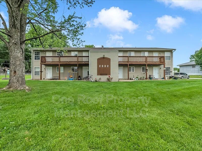 2001 Chateau Dr #G