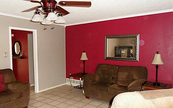 3rd image of 718 S Bowie Dr