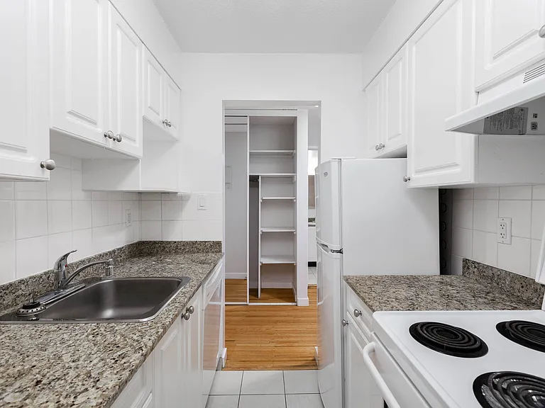 1355 Pendrell St #505 — Photo 5