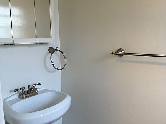 3rd image of 596 La Conner Dr #19