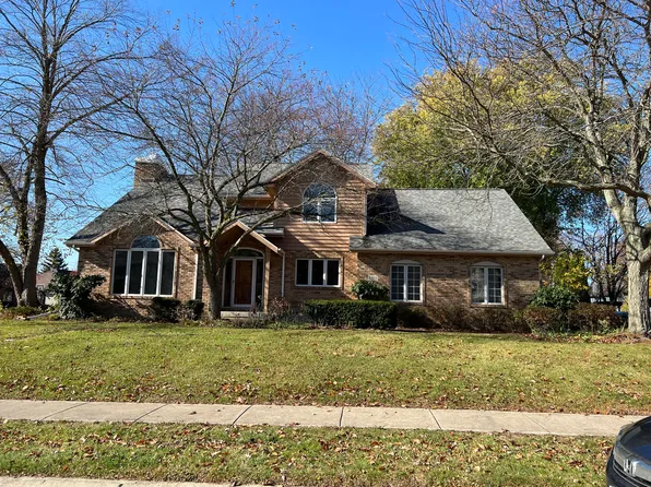 3303 Greyfox Dr, Valparaiso, IN 46383