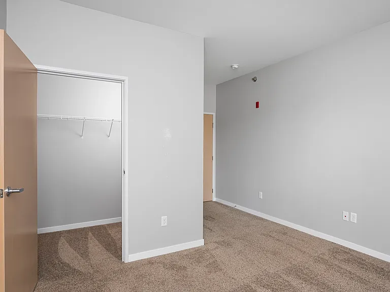 7. Boulder H1 - Bed1_reverse 7. Boulder H1 - Bed1_reverse