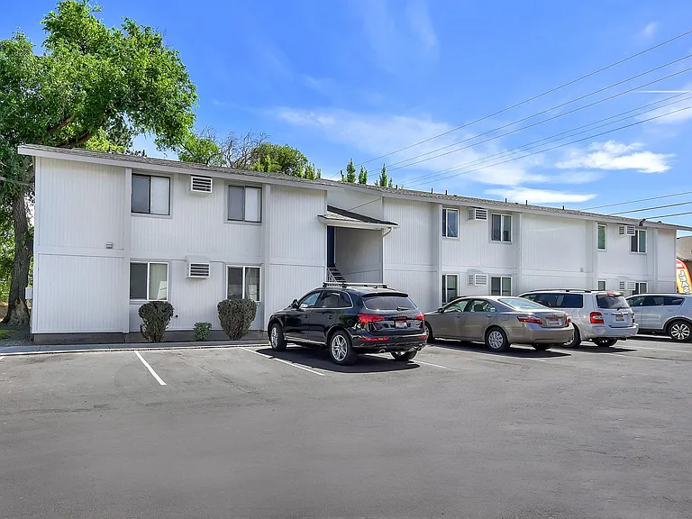 Roosevelt Apartments — Photo 26