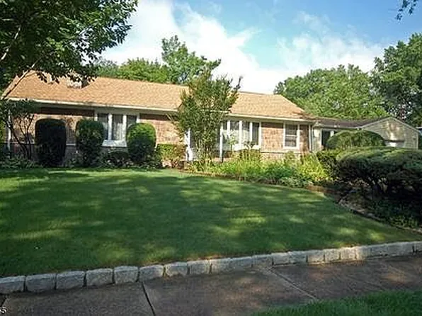10 Radburn Rd, Glen Rock, NJ 07452