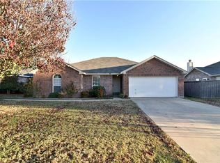 321 S Chestnut St, Forney, TX 75126