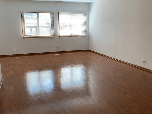 3rd image of 1455 W Fullerton Ave APT 204