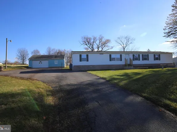 2437 Lebanon Rd, Manheim, PA 17545
