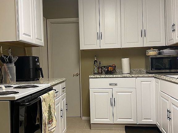 5th image of 607 S 7th St