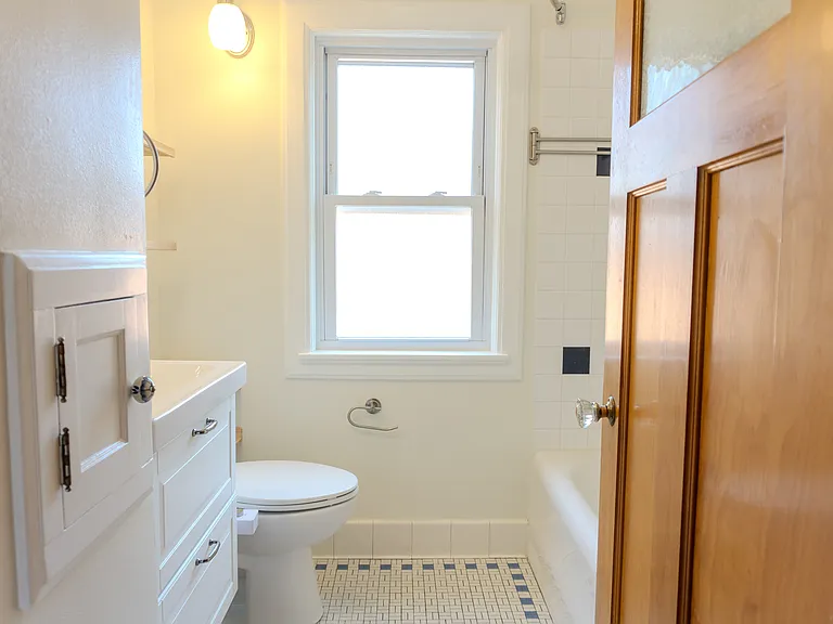 2131 S 81st St — Photo 21