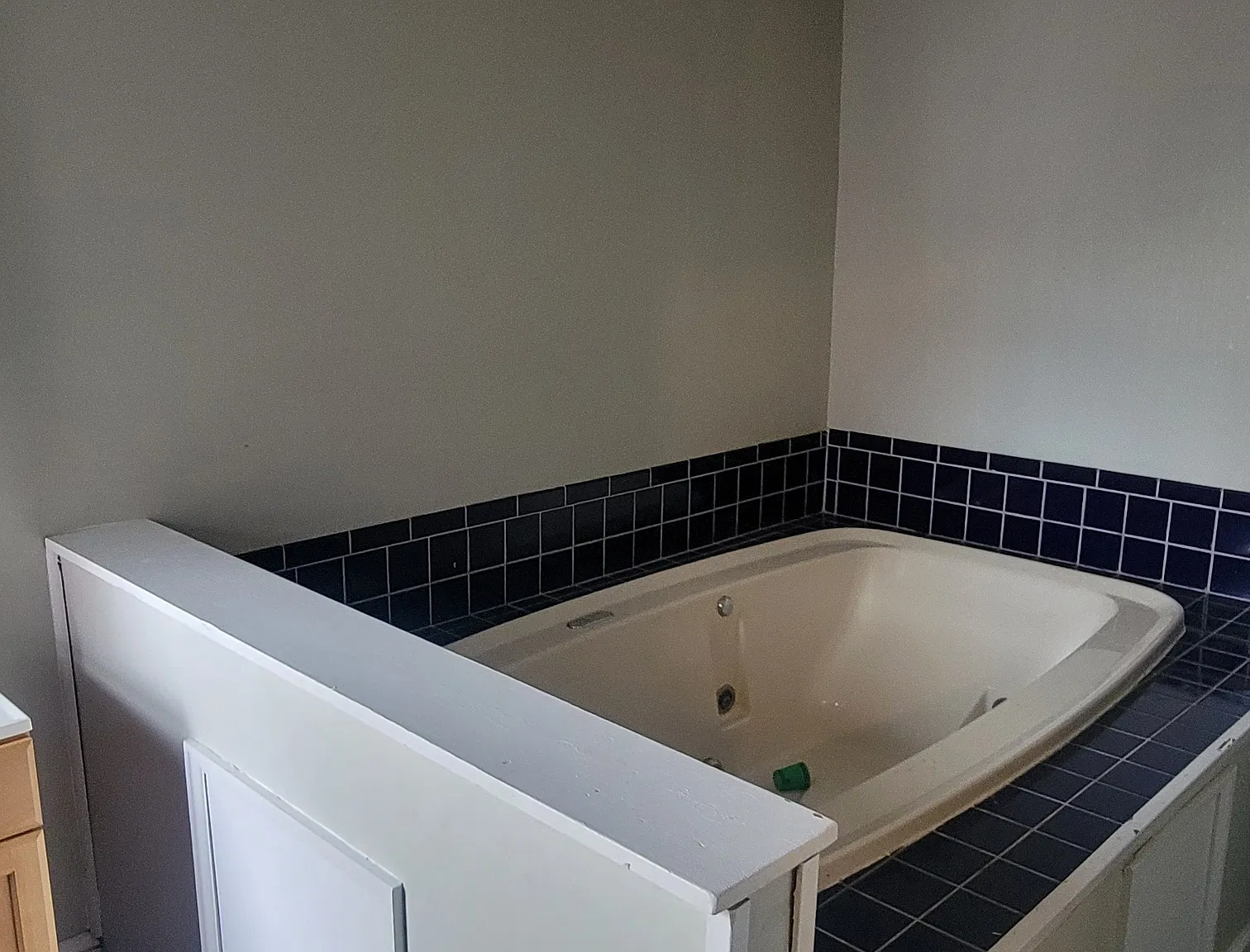2 bed, 2056 sqft, $1,300 — Photo 2