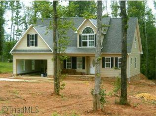 6803 Whispering Wood Ct, Thomasville, NC 27360