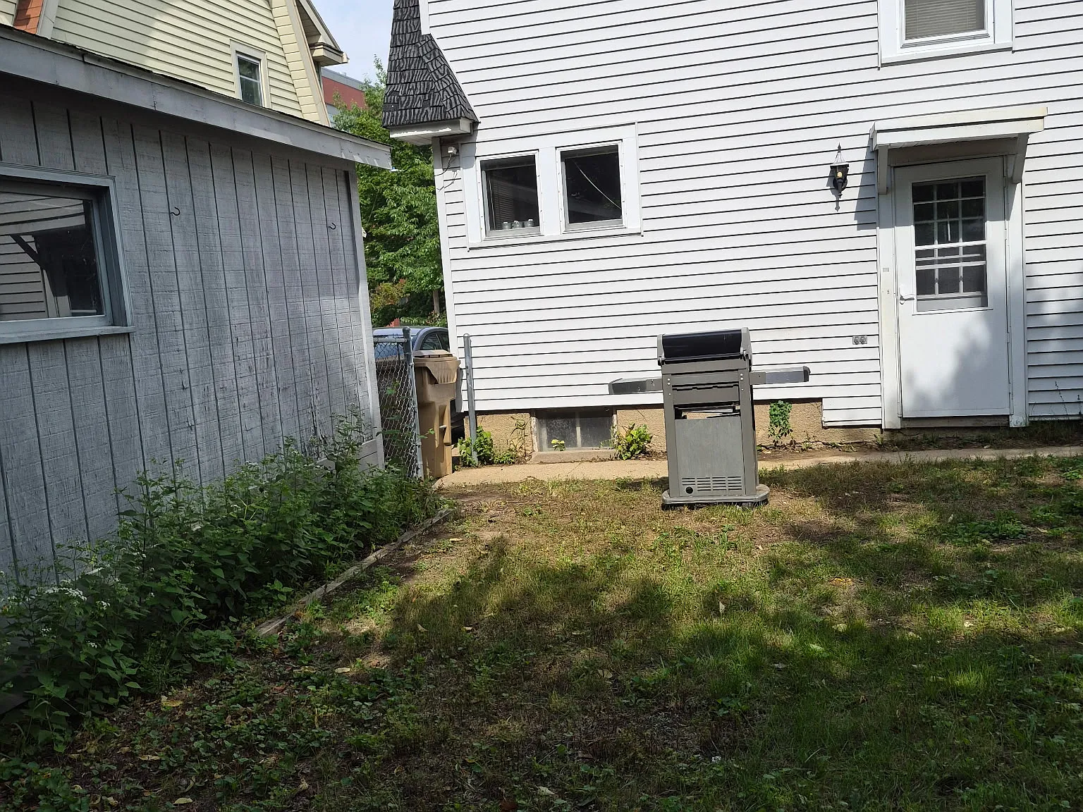 3 bed, 1200 sqft, $2,250 — Photo 4
