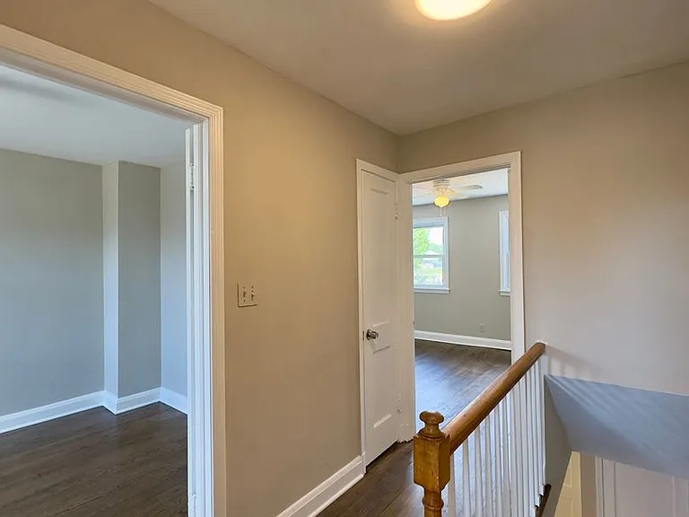 433 Oakwood Rd — Photo 10