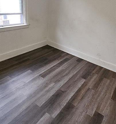4th image of 2037 W Grand St #48238