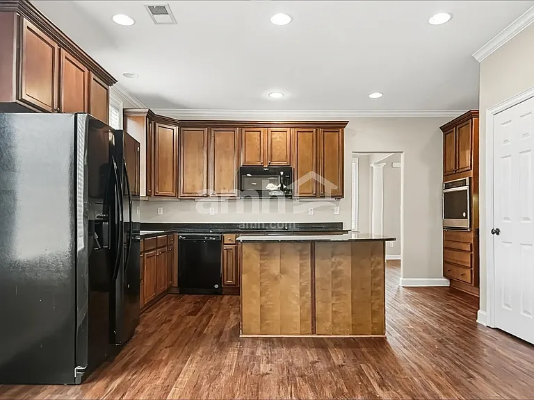 7720 Keri Cv — Photo 4