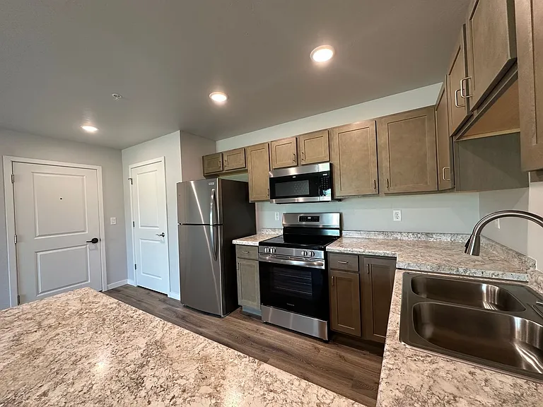 204 E Express Way — Photo 19