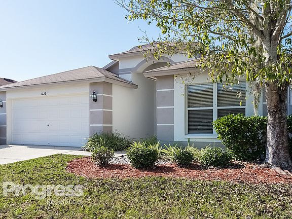 2nd image of 1229 Thackery Way