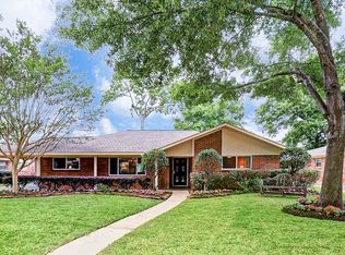 6914 Blandford Ln, Houston, TX 77055