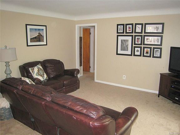 3rd image of 8509 Whitefield St