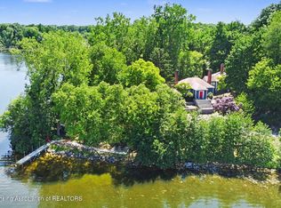 9300 Lookout Point Dr, Laingsburg, MI 48848