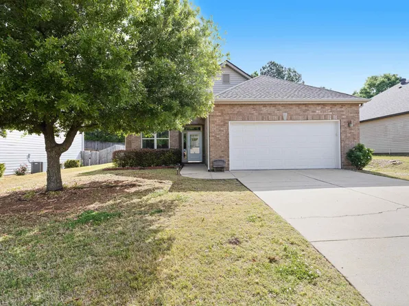 1308 Kensington Blvd, Calera, AL 35040