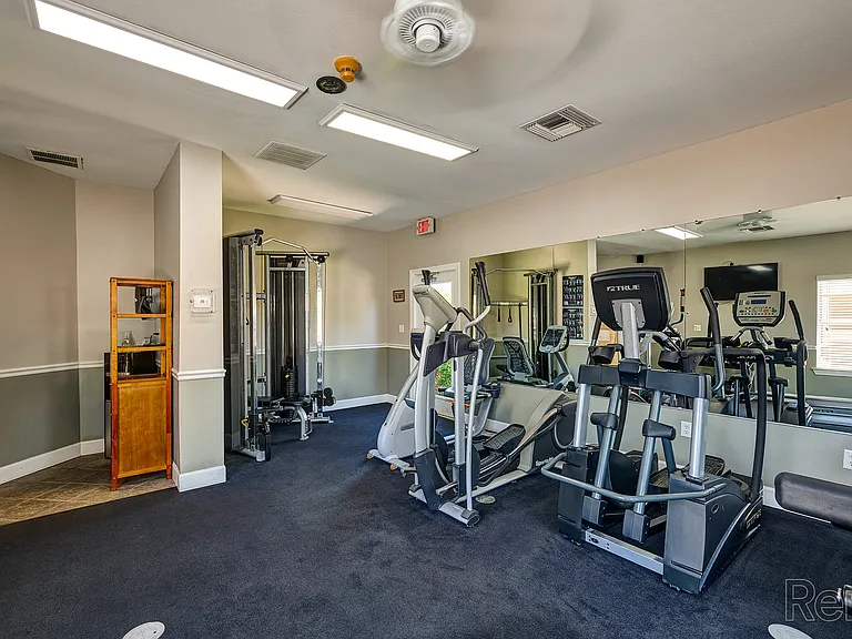 Crestview at Oakleigh Apartments — Photo 26
