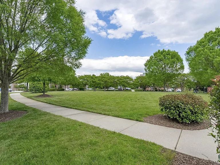 1034 Waterford Lake Dr #1034 — Photo 29