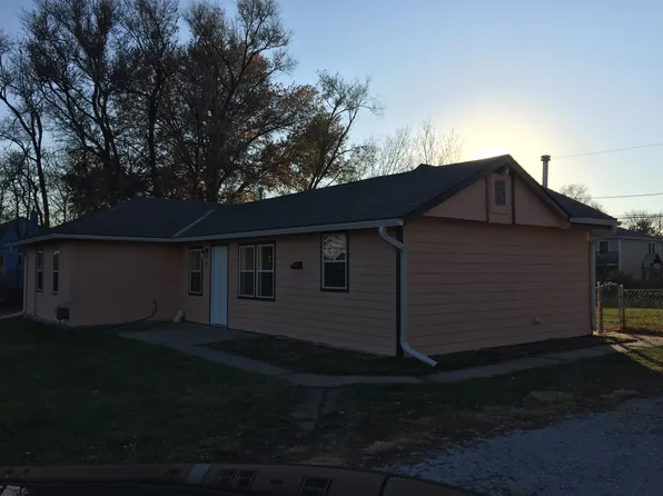 201 NW 22nd St, Lincoln, NE 68528