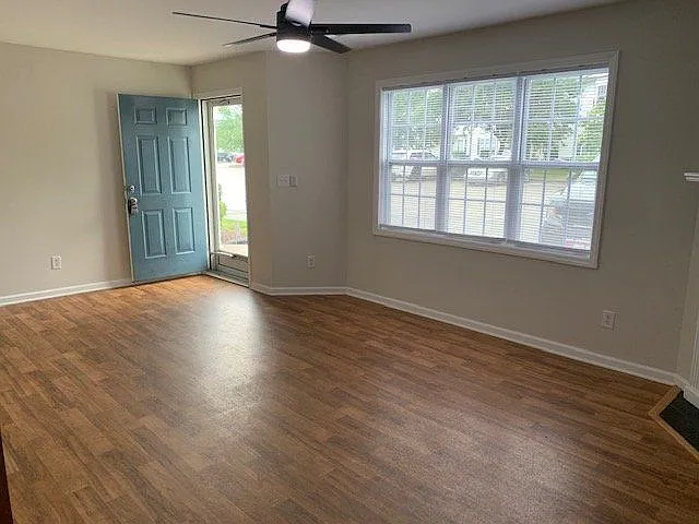 3 bed, 2.5 bath, 1453 sqft, $1,150 — Photo 2
