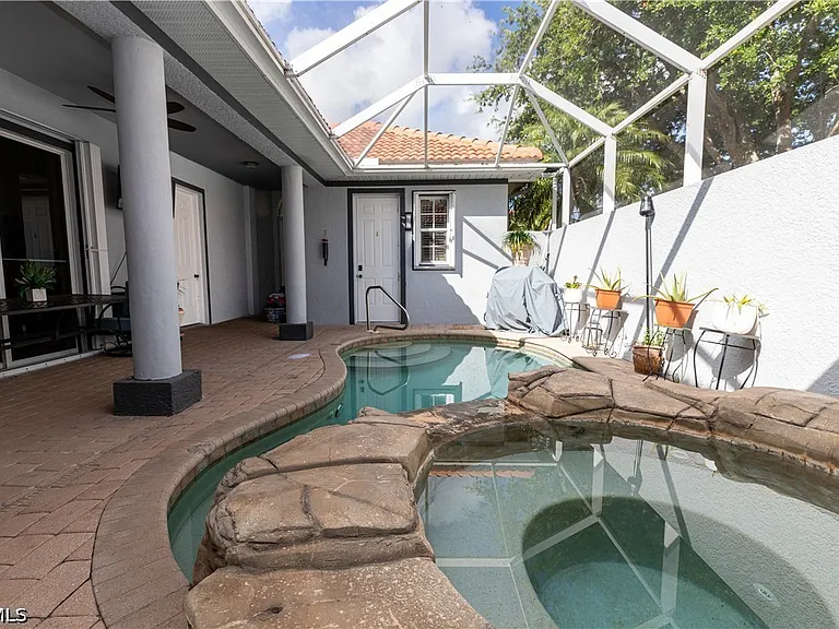 14081 Bently Cir — Photo 2