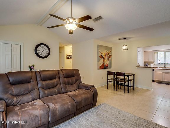 2nd image of 5 Wilderness Run