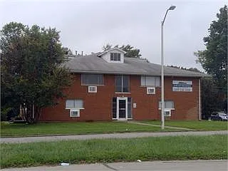 1921 Oxford Cir #2 Photo 1