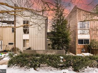 11332 Links Dr, Reston, VA 20190