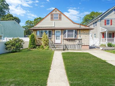 245 Waldo Street, Copiague, NY, 11726