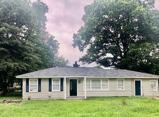 107 Redbud Dr, Leland, MS 38756