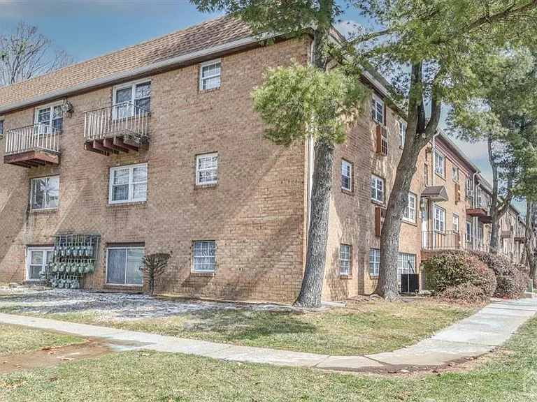 204 College Dr — Photo 15