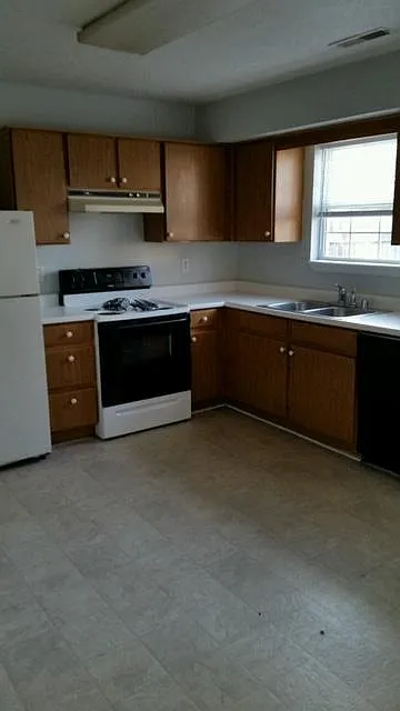 260 3rd St