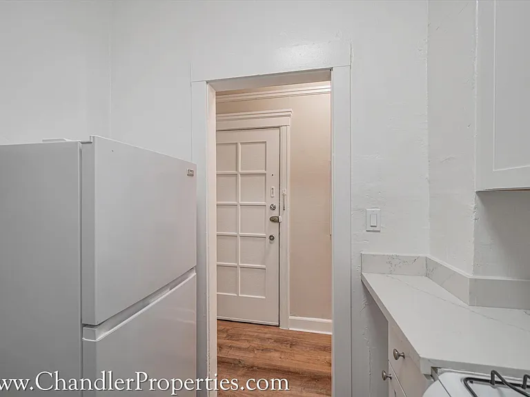 729 Leavenworth St — Photo 6