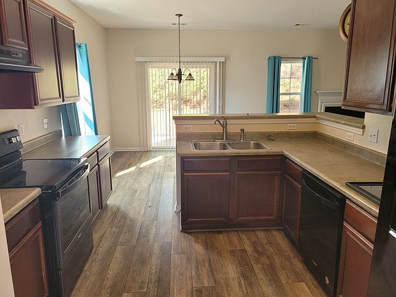 4th image of 307 Bellarine Dr