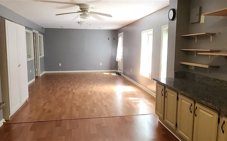 736 Ridge Dr — Photo 2