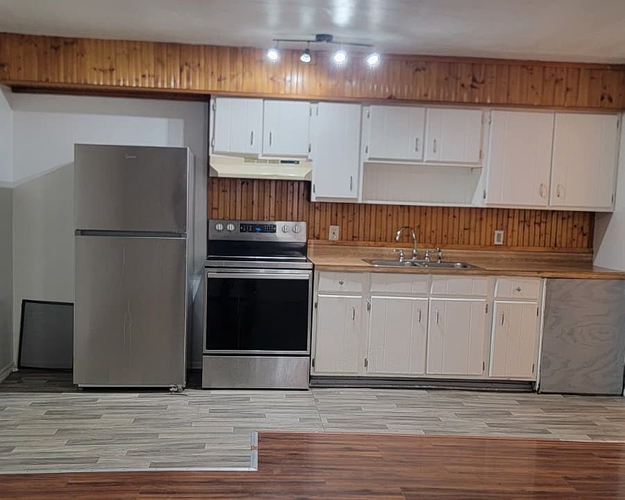 1st image of 755 N Washington St APT 4