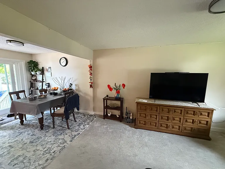 2438 Stewart Ave — Photo 13