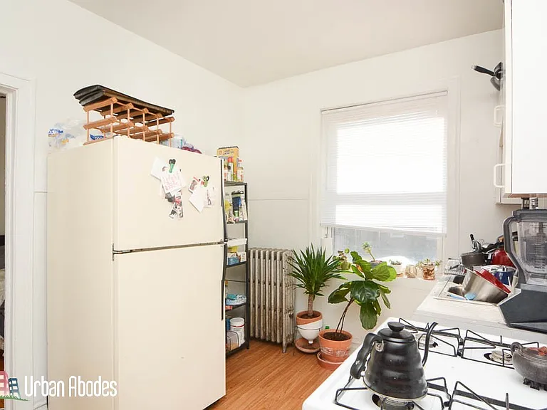 1933 W Crystal St #2AC — Photo 9