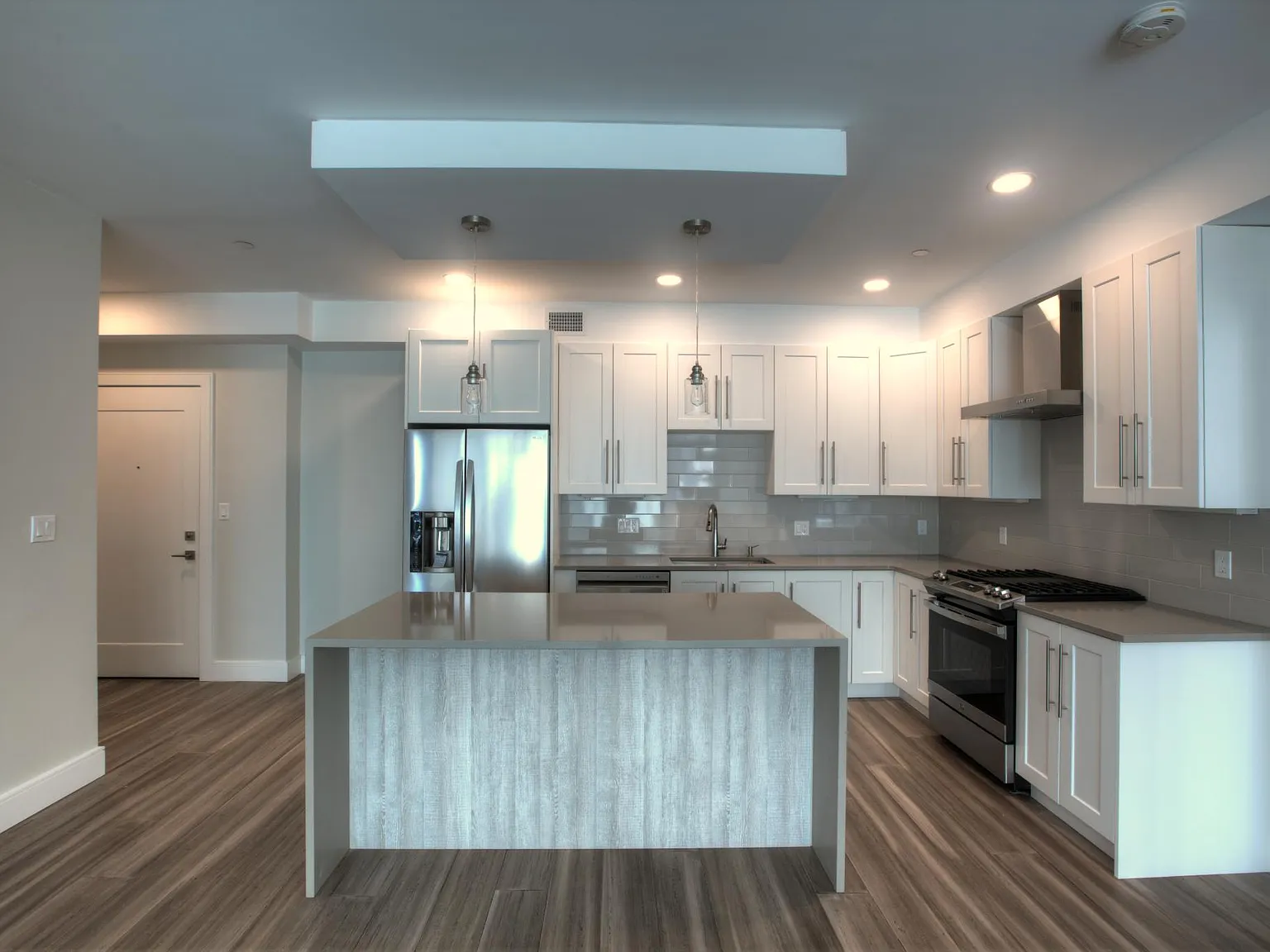 2 bed, 1347 sqft, $2,995 — Photo 2