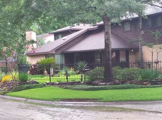 6 Lazy Ln, Spring, TX 77380