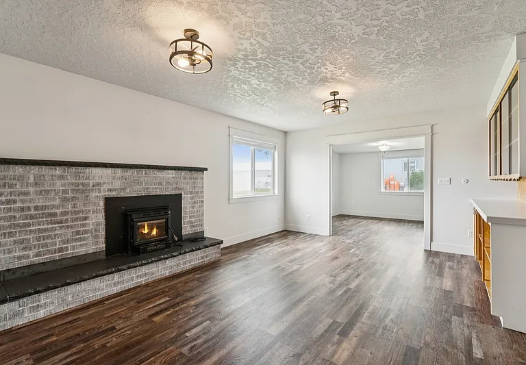 10996 Willis Rd — Photo 22