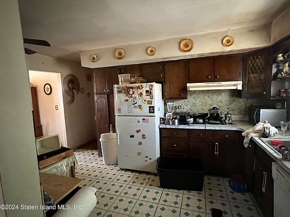 4th image of 5 Belfield Ave