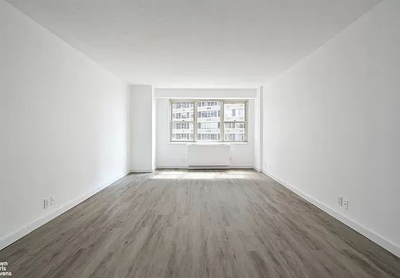 4th image of 400 E 54th St APT 22A