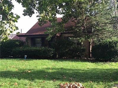 2nd image of 3133 W 31st St