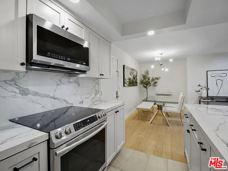 1134 Alta Loma Rd #203 — Photo 7